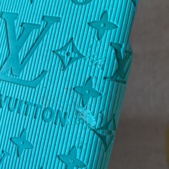 Authentic Louis Vuitton phone cases - Picture 4 of 16